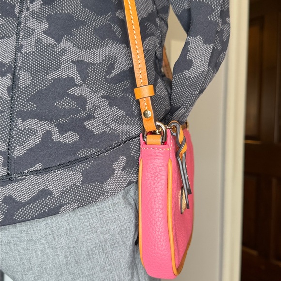 Dooney and Burke NWOT pink pebbled leather Kirby Lexi Crossbody bag - Picture 6 of 12